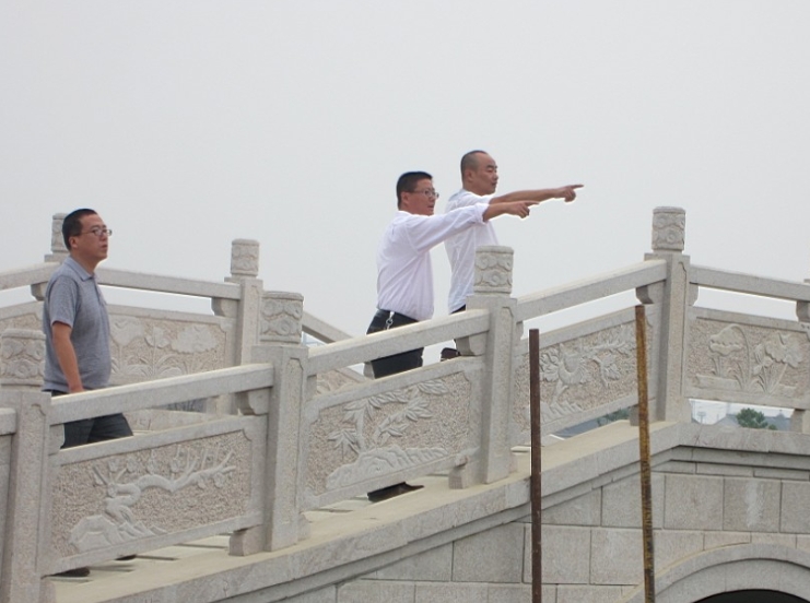 國(guó)慶期間公司領(lǐng)導(dǎo)視察工地